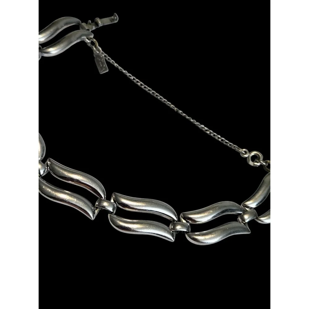 Vintage MONET Wavy‎ Link Silver Tone Bracelet Safety Chain 7